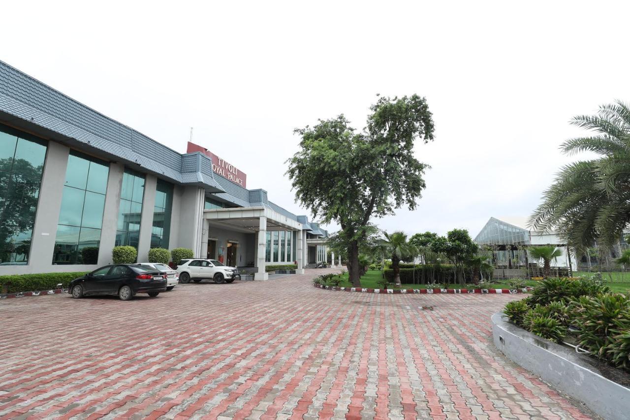 Tivoli Royal Palace Janauli ภายนอก รูปภาพ