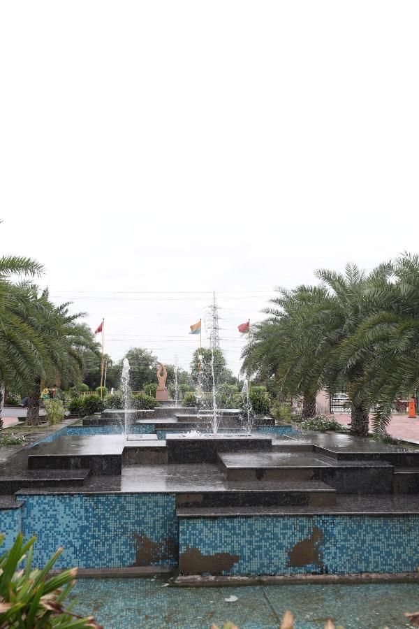Tivoli Royal Palace Janauli ภายนอก รูปภาพ